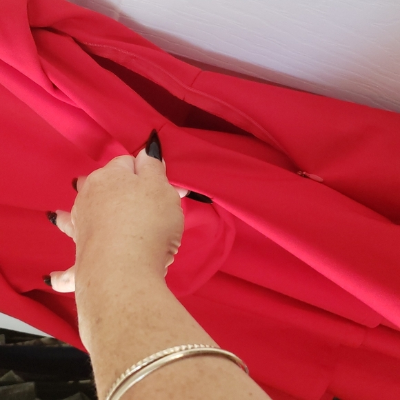 Red top - Picture 6 of 7